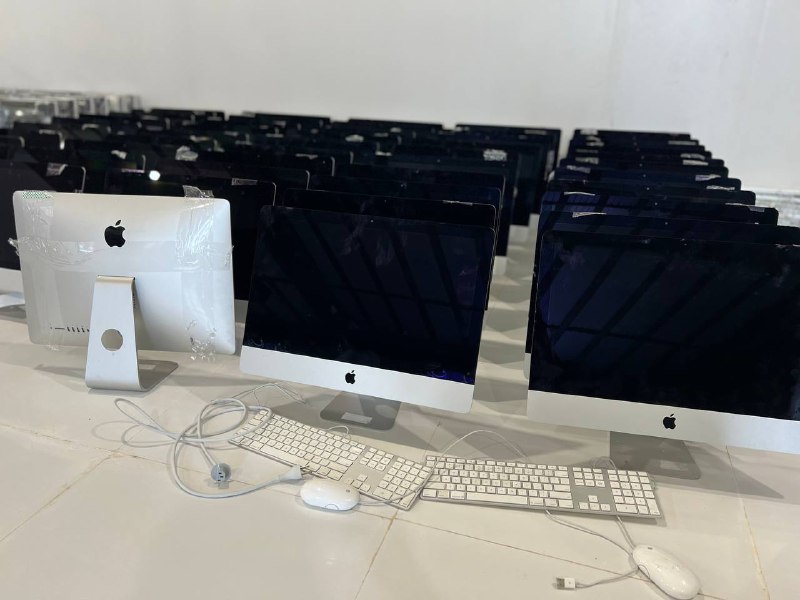 ALL IN ONE APPLE IMAC A1418
➡️Cpu : i5  (نسل4) ➡️Ram : 8GB➡️Hdd : 1 TB➡️VGA:1➡️Display : 21’5
‎گریدA+++
‎ دستگاه تمیز، بدون کوچکترین پیکسل و شکستگی می باشد .
‎با موس،كيبورد و كابل پاور اورجينال مي باشد
‎پایه اورجینال
💰15800💰